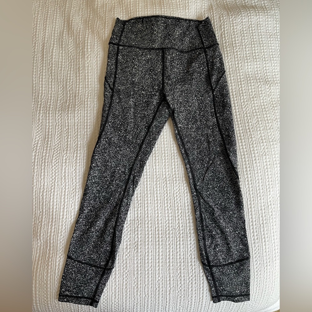 Lululemon Cropped Work Out Leggings